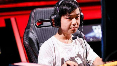 神超:上单鳄鱼 一区钻一排位!双马尾靖哥哥双排掉分
