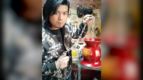 发明鬼才耿师傅用尿壶做了一个血滴子,要是在古代鳌拜见了他都要喊他一声哥!