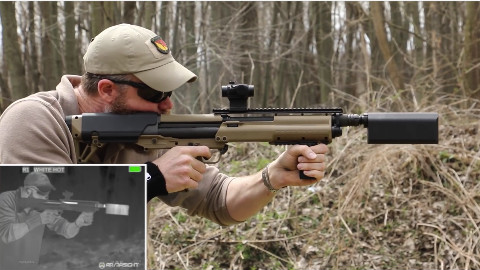 军武向导 Kel-Tec KSG霰弹枪和Salvo 12消音器
