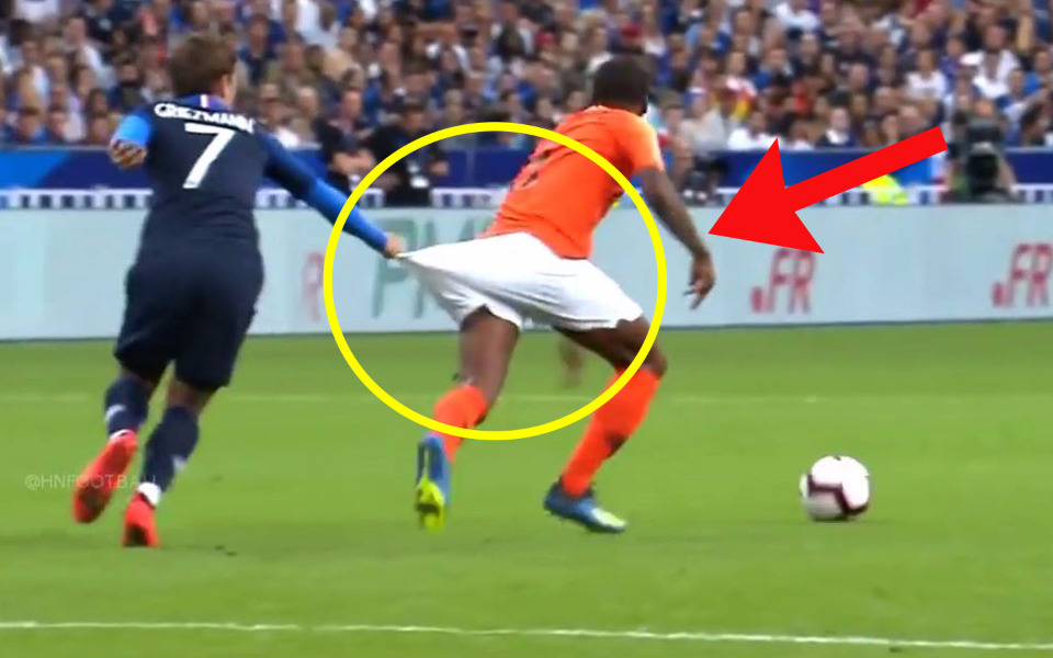 足球场上尴尬又奇葩的有趣镜头,原谅我不厚道的笑了