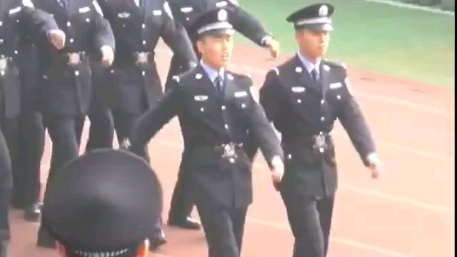 整个人都蒙了