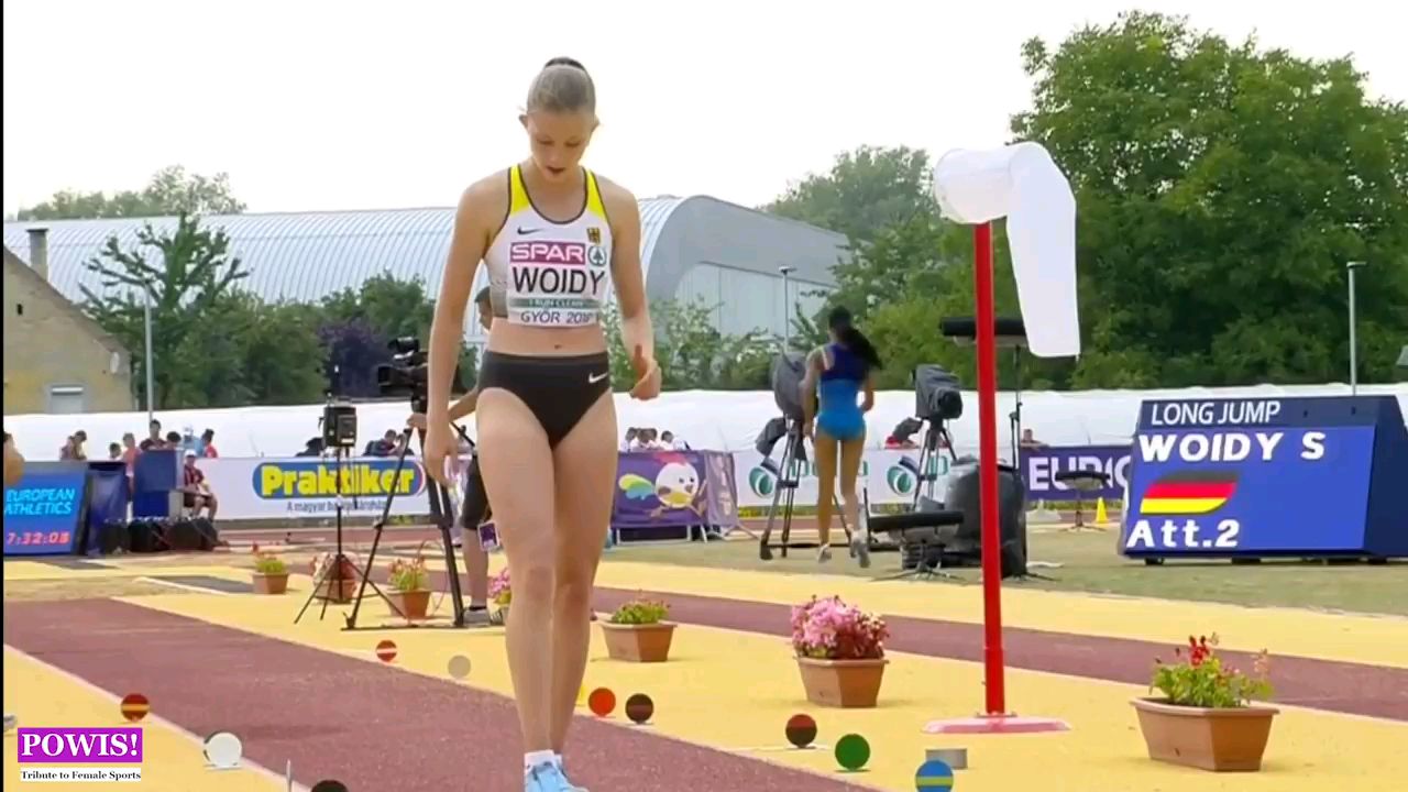 好看的女子跳远比赛,运动员比模特还美