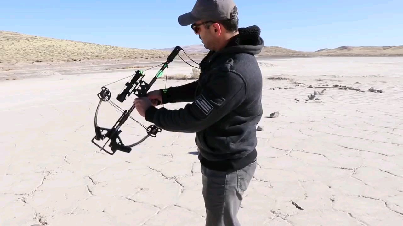 牛人试射现代弓弩射程