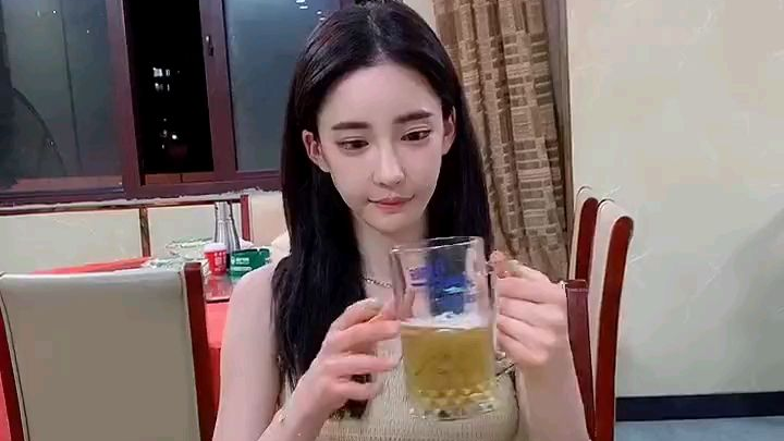 这啤酒喝的六呀