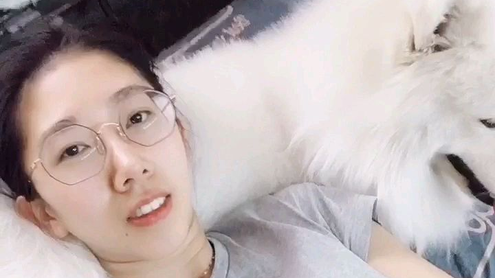 舒服不过躺狗,真的!