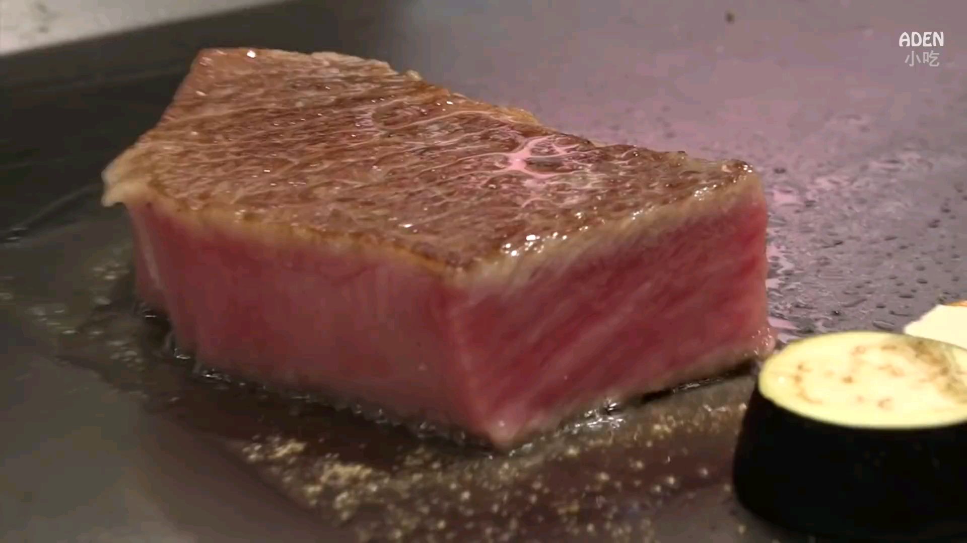 日本美食——宫崎牛肉和巨型鲍鱼铁板烧