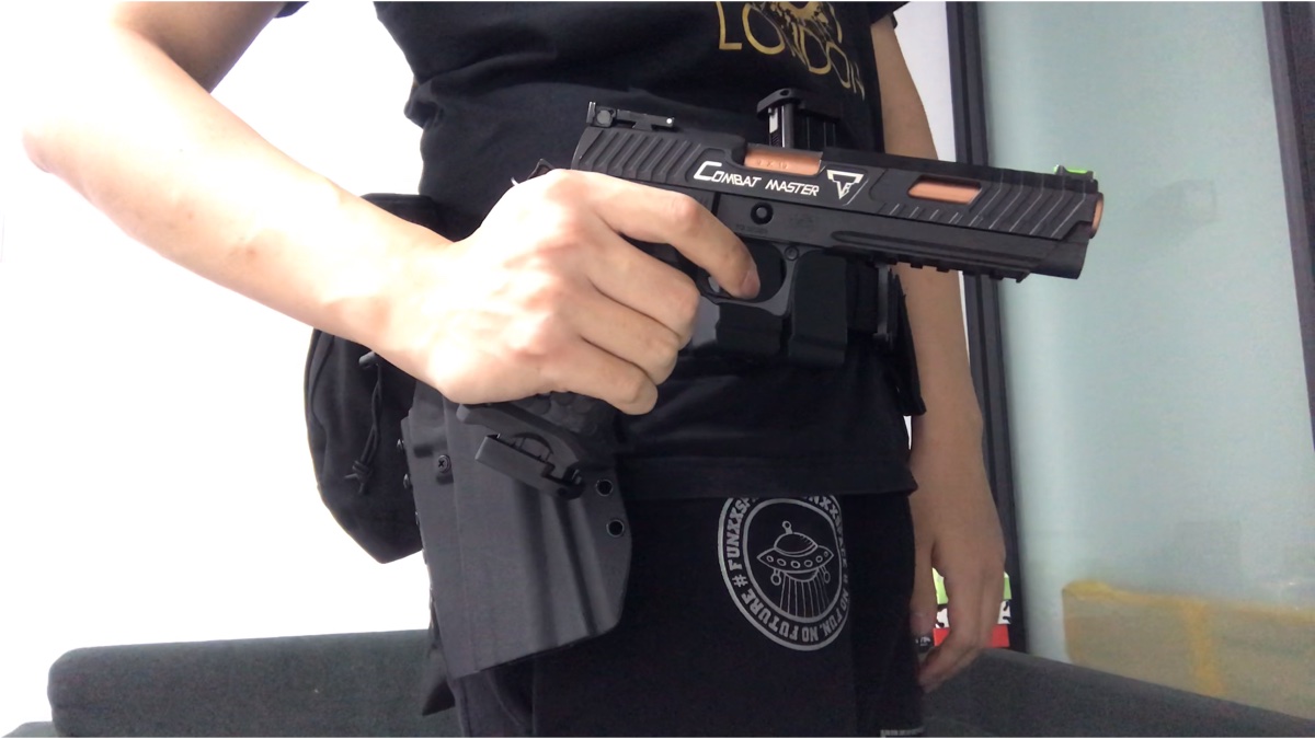 mst2011水弹玩具快拔套使用效果