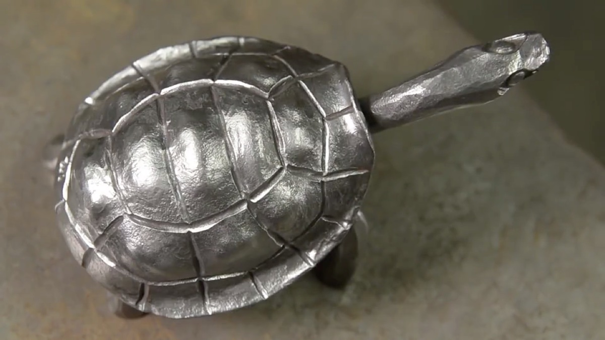 小伙手工建造麦当劳餐厅心灵手巧有技术估计是学建筑工程的吧