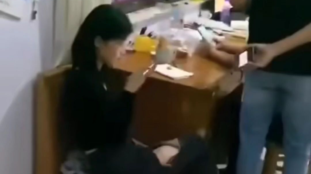 看上宿管女儿怎么办?