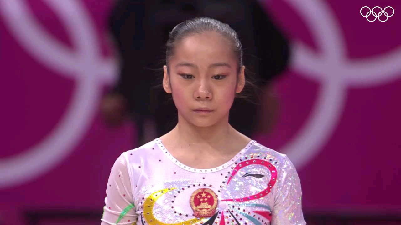在2012年伦敦奥运会#体操#女子平衡木决赛中,邓琳琳