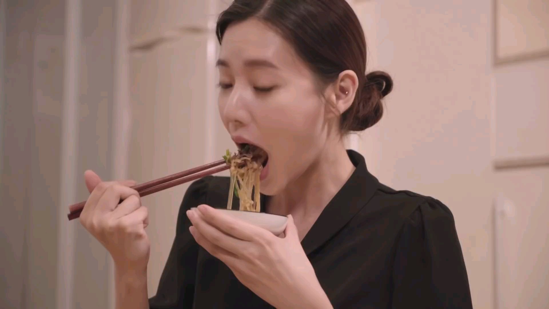 肉丝御姐老婆下班后给我做的饭,今天是韩式炖牛肉!