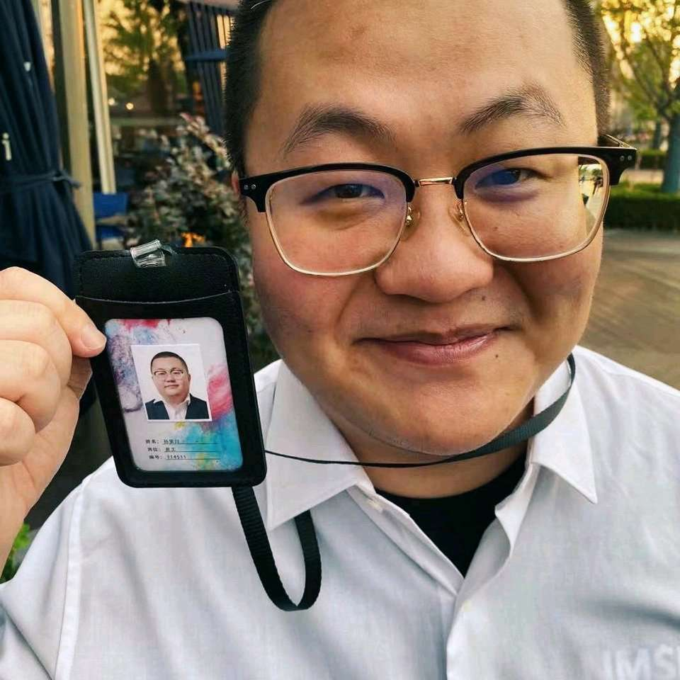 大sao做烧烤,鸡蛋大小的鸡串着烤,就着大蒜味更香,三斤没吃饱