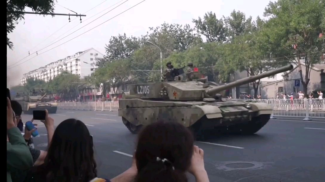 国庆阅兵结束后装备方队撤离-祖国万岁!