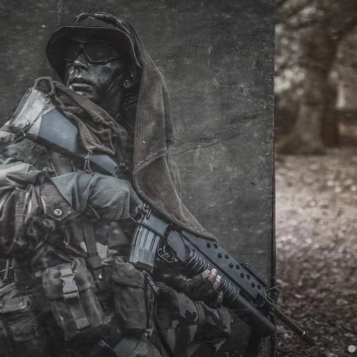 美国"lapd"精英特警执法误杀,"黑人身中300发子弹",活活打成筛子!#176