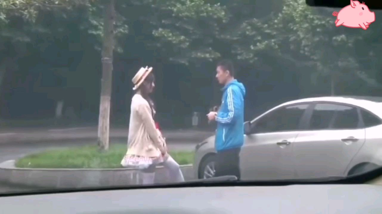 妹子:可以帮我脱长筒袜吗