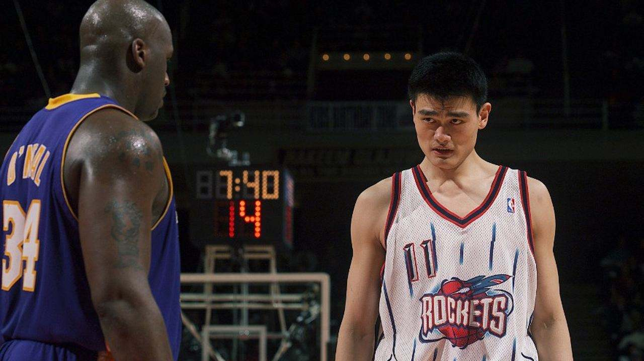 【姚鲨对决】NBA03-04常规赛姚明对阵奥尼尔29分集锦,第4节15分什么平?