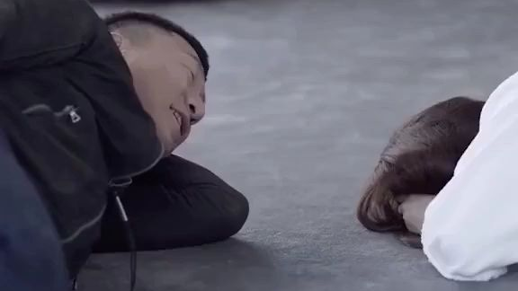 穿丝袜这事我不擅长 脱丝袜我可是擅长的