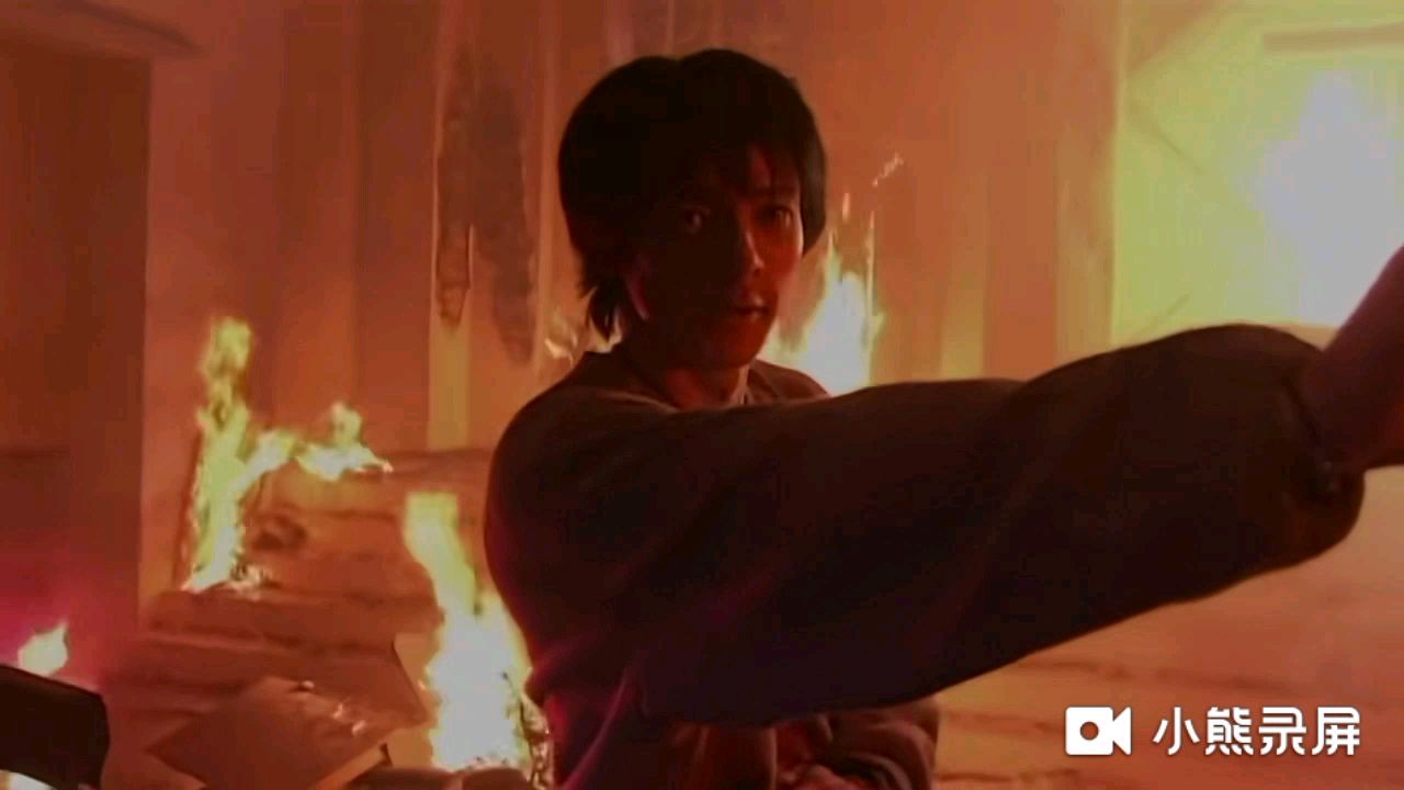永远的骑士,我不想再让别人流泪了,请看好我的变身吧!