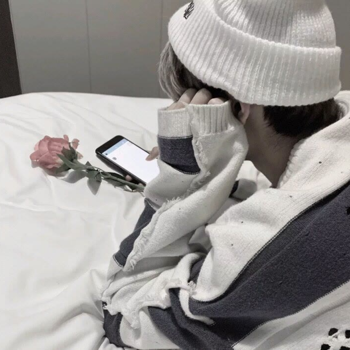 ノ- ( ゜- ゜)つロ