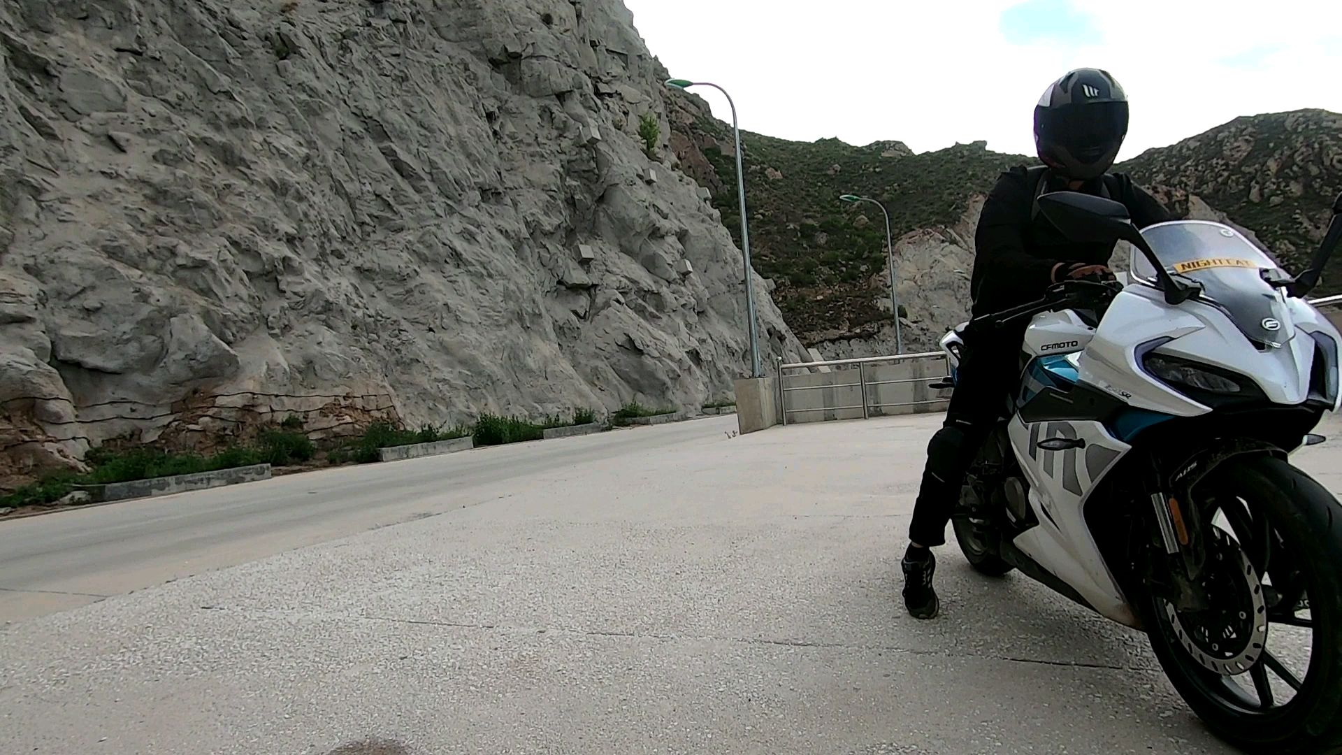 春风250SR呼和浩特哈拉沁水库跑山