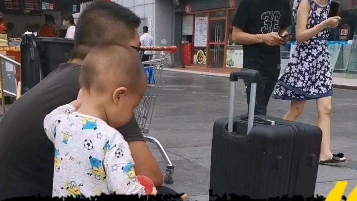 小伙子,要不要挣返费?