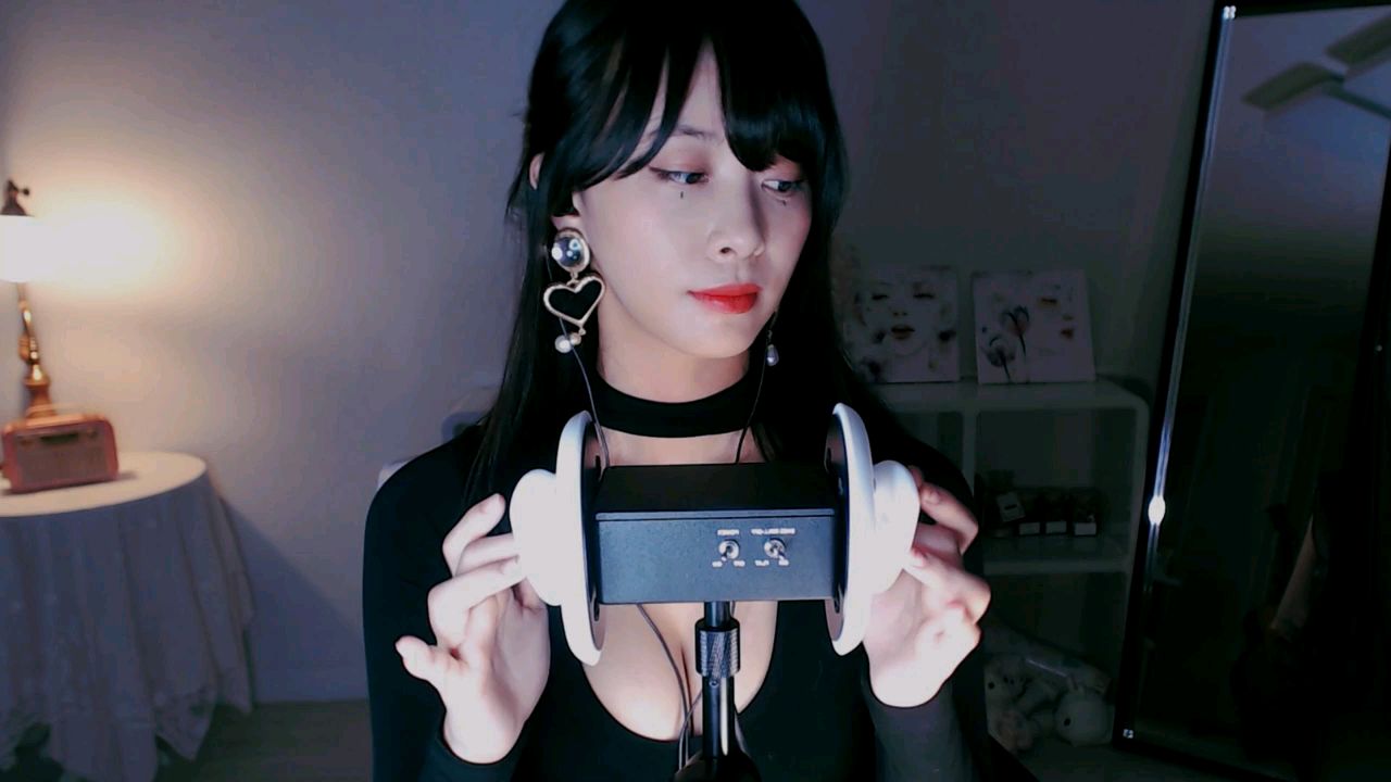 【助眠向】假装女友的刺激掏耳和摩擦音