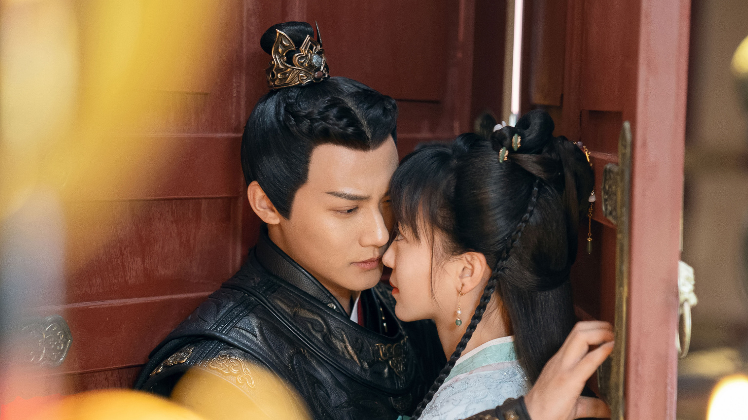 「我的家政夫渚先生」联动「miu404」从剧情上讲,可以安排电梯相遇啊