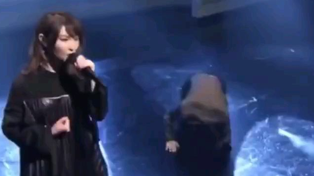 灵 魂 伴 舞