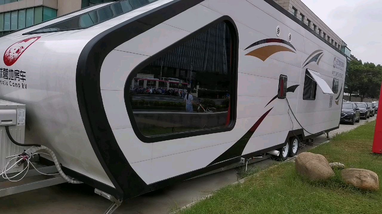 金冠奔驰v-class 20款 2.0t 高顶半隔断 d款7座商务车