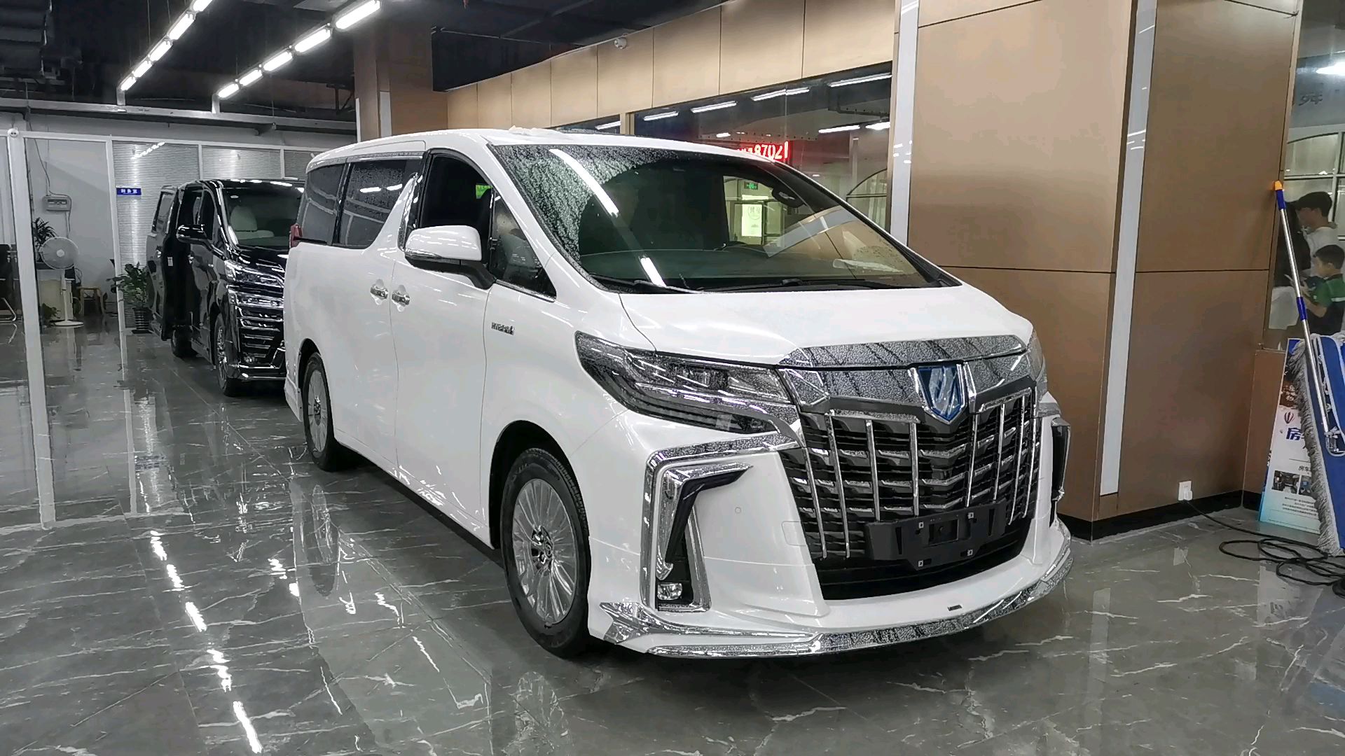 日本丰田进口威尔法21款双擎25lhv尊贵蒙娜丽莎版4座商务车