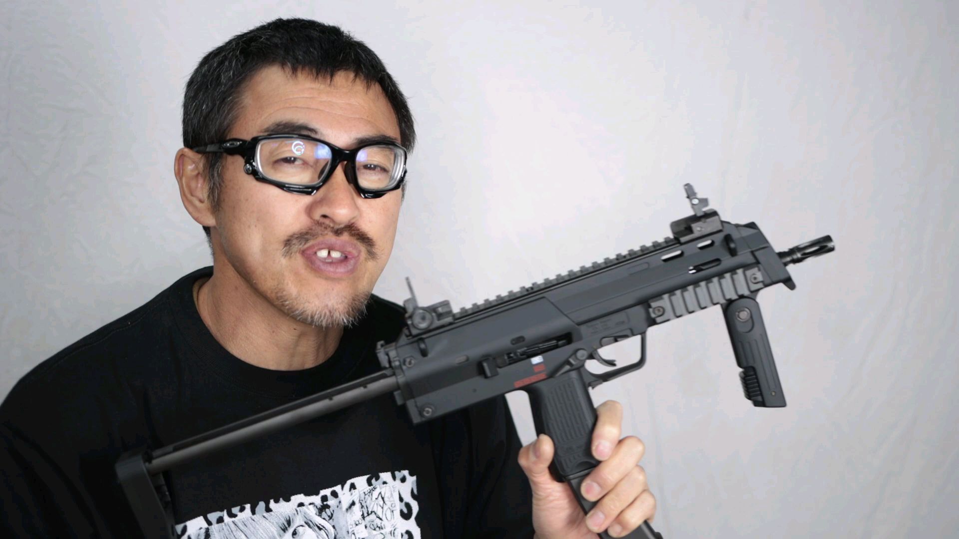 日本壕界大叔〕大叔测评东京丸井mp7a1