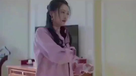 老子把儿子的老婆给睡了,竟还美其名曰这是爱情_呵,爱情.