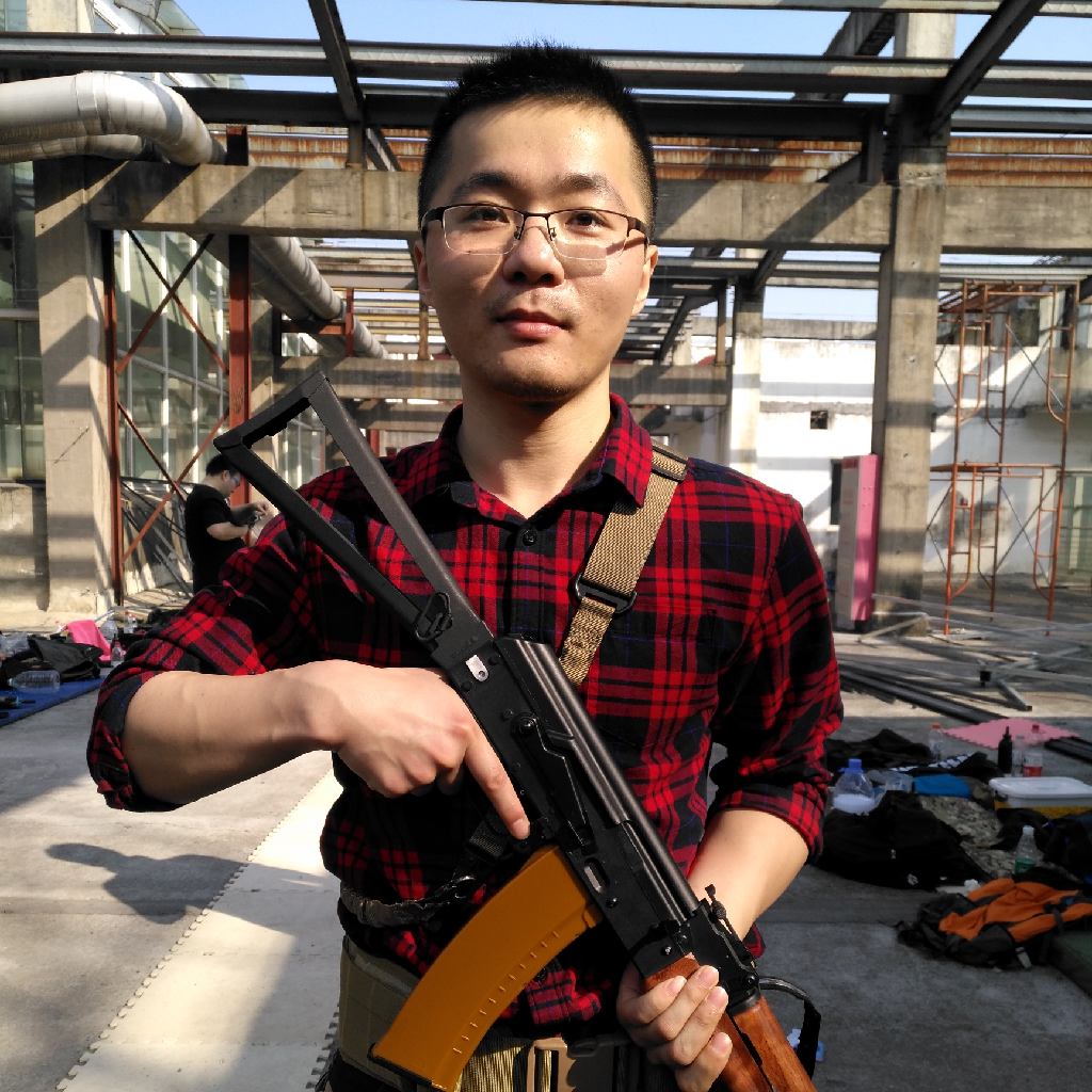 ノ- ( ゜- ゜)つロ