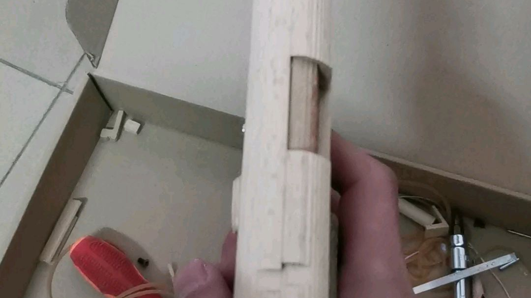 木头制作的抛壳玩具