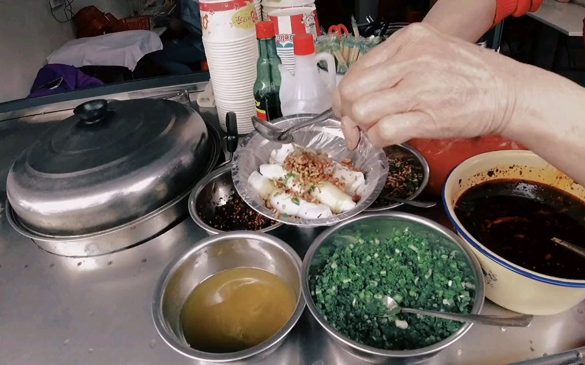 旅行就得吃当地美食才行
