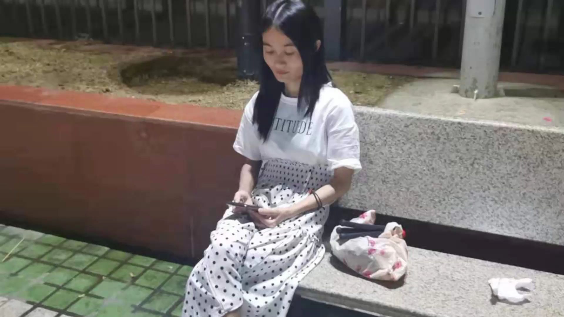 和工厂打工仔约会,没想到他一声不吭就走了,这样的男人活该单身
