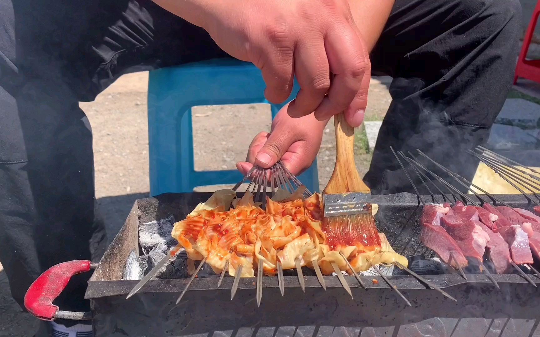 烤猪脊骨豆皮儿猪连体走起开吃