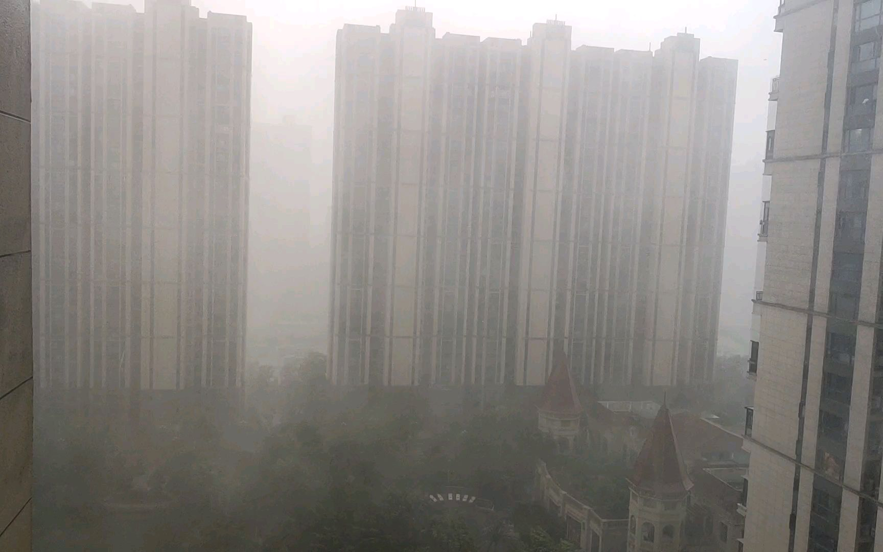 如同泼水一样的大雨,作为北方人确实没见过