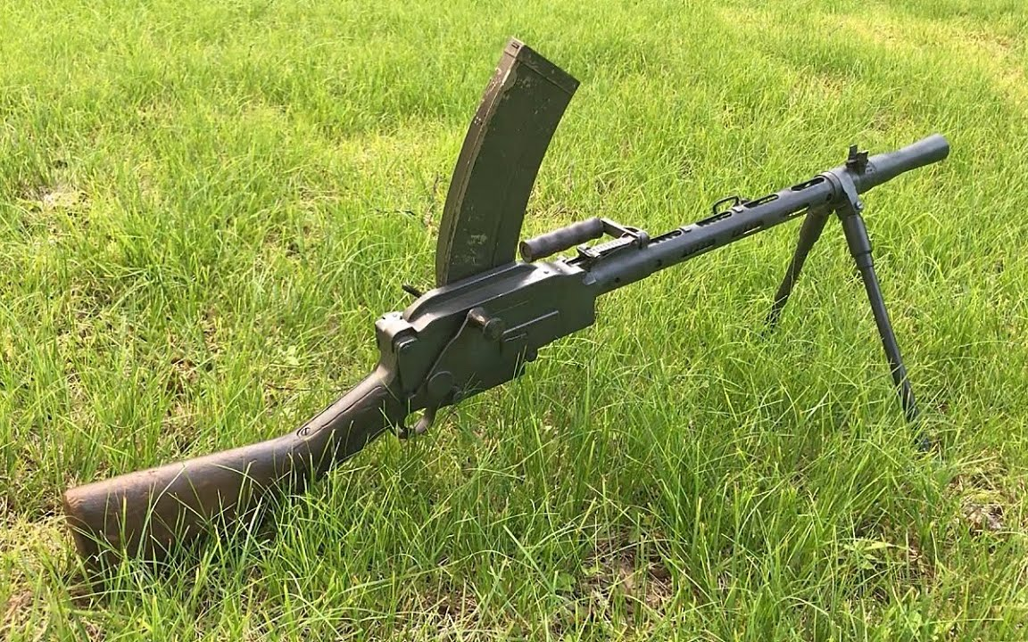 【gunsoftheworld】半自动麦德森1946轻机枪【gunsoftheworld】半自动