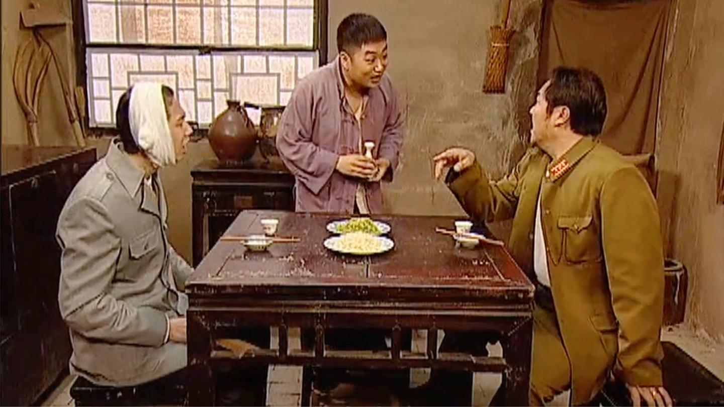 交通站: 夏翻译受了伤, 要吃驴耳朵, 说是吃啥补啥!