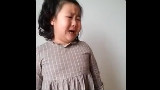 东北一小妞质问爸爸,为什么要抱别人的小孩!太搞笑!!