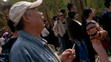 去欢乐谷玩被这个大爷给笑死了