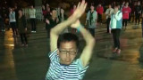 那位灵魂舞者又来了,哈哈哈太魔性了!你考虑过大妈的感受吗?