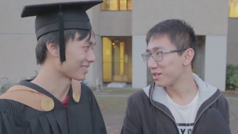 【街访】留学生:你后悔出国吗?