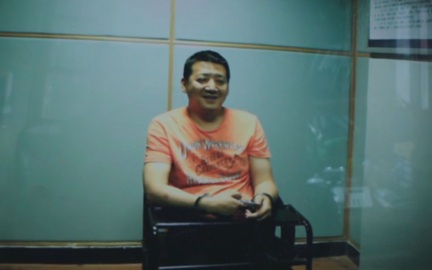 出镜2分钟抢戏3位影帝, 只是在演坏人, 却被网友质疑真的犯了罪