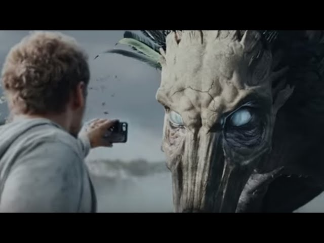 几百年前的怪物复活,看了眼人类的手机,竟吓得瞬间变脸色