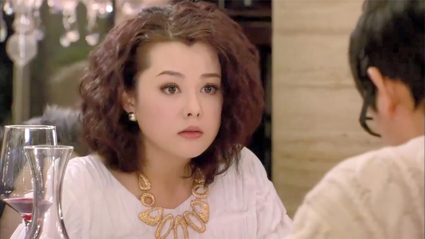 奇葩: 富家女戏弄穷小子, 带他吃天价牛排, 谁知穷小子才是有钱人