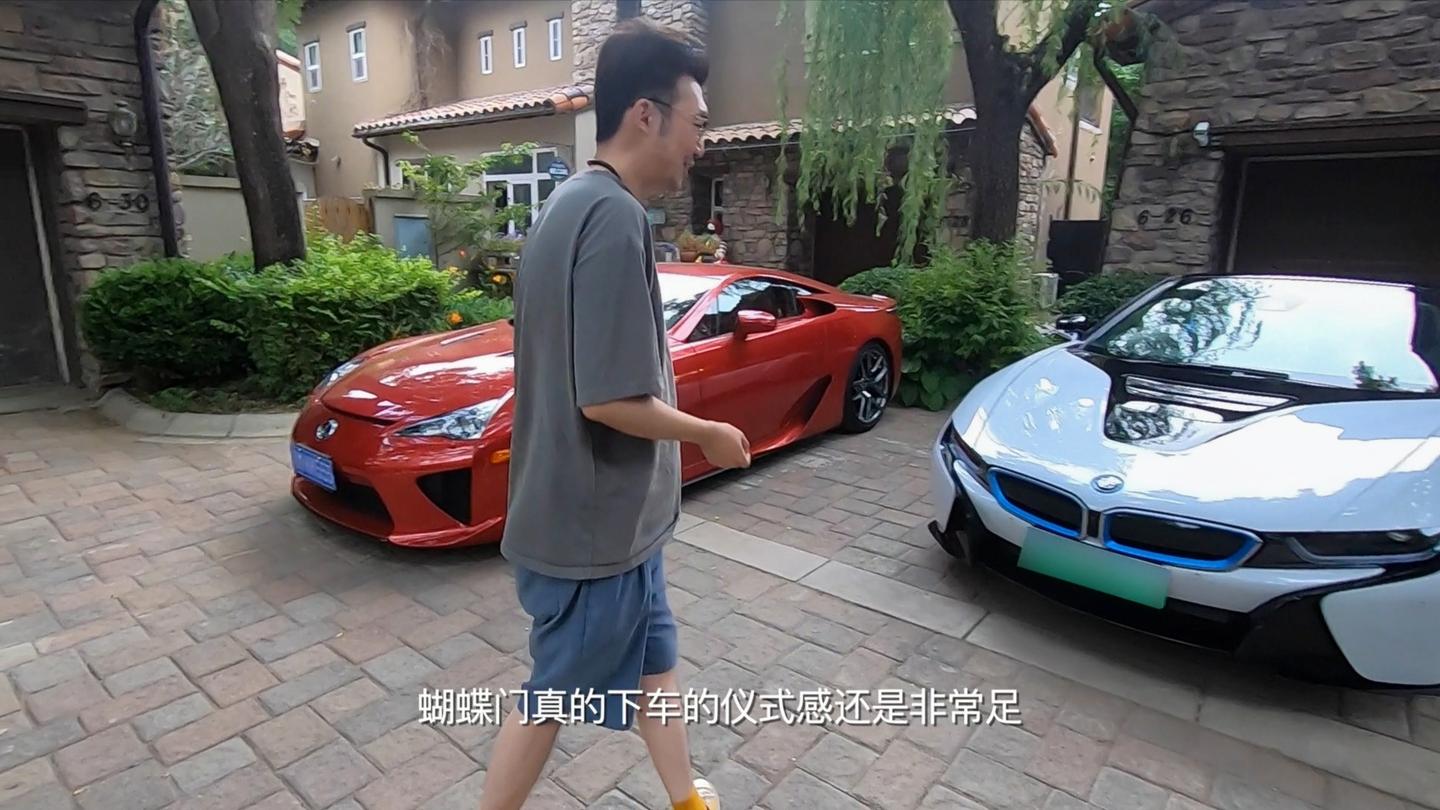 借朋友家拍车 结果朋友直接被种草了