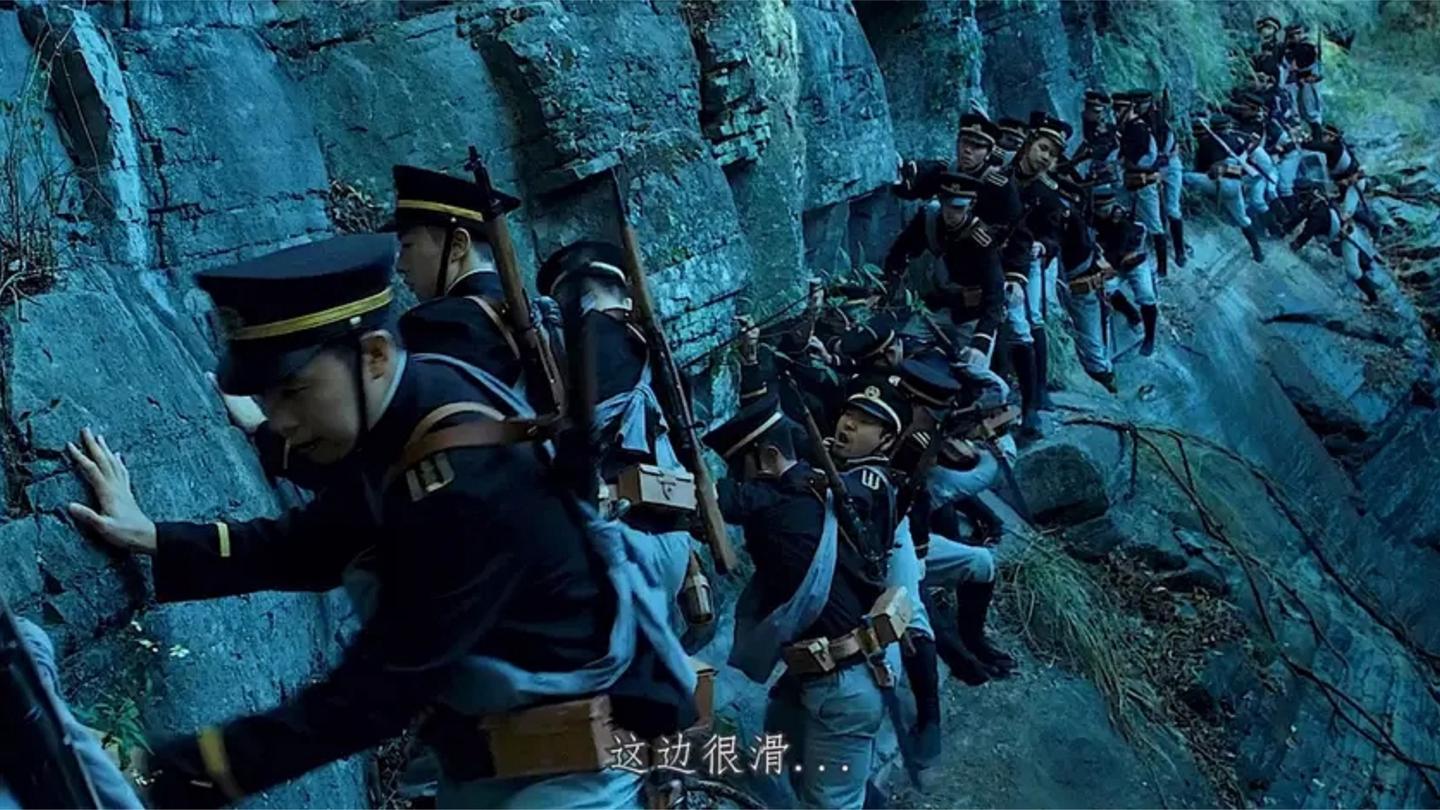 电影: 几千人的部队惨遭几百人围剿, 每一秒都是震撼, 百看不腻啊