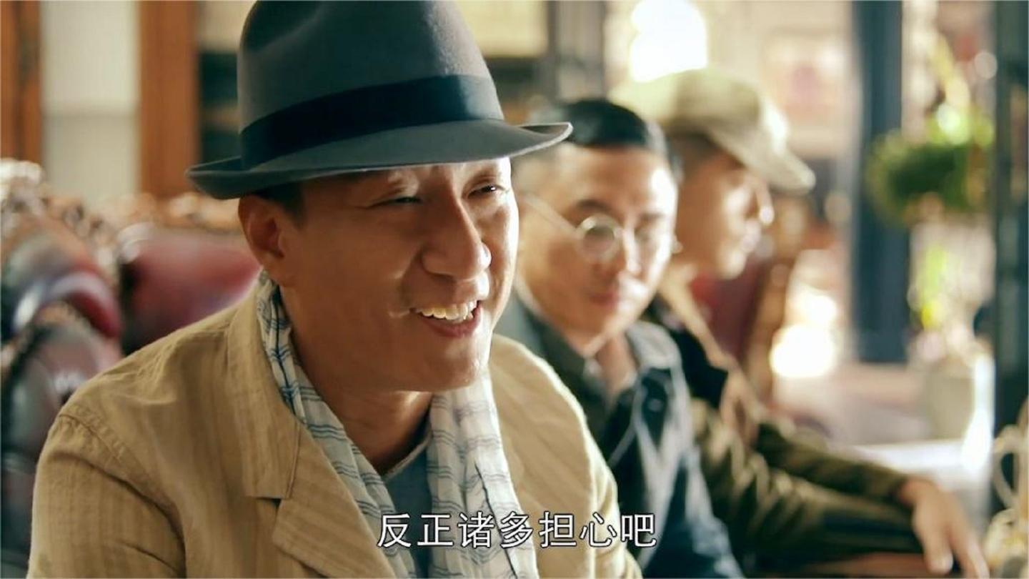 枭雄: 大哥打碎一只酒杯, 被罚三百大洋, 下秒带兄弟来砸场子
